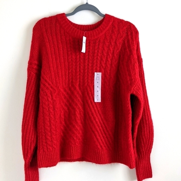 Poshmark NWT Old Navy Red Cable knit Sweater S - Picture 1 of 2